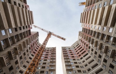 Автономные домкраты для строительства жилого комплекса