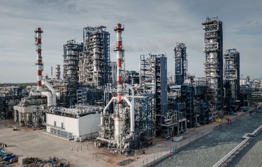 Грузовые домкраты для нефтеперерабатывающего завода