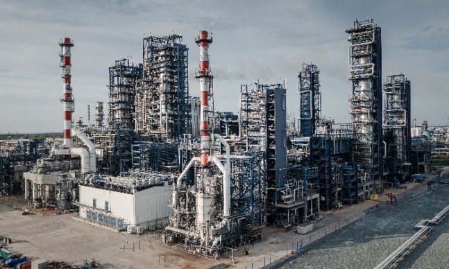 Грузовые домкраты для нефтеперерабатывающего завода